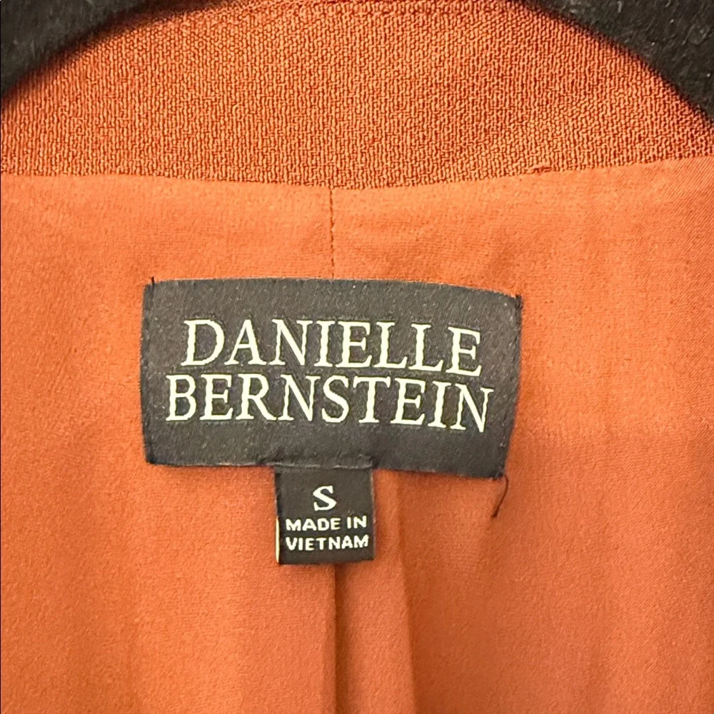DANIELLE BERNSTEIN Rust Blazer - Picture 2 of 3